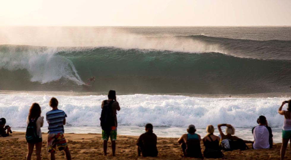 RED BULL TV – IN HOUSE: ROAD TO THE VOLCOM PIPE PRO – EPISODE 4