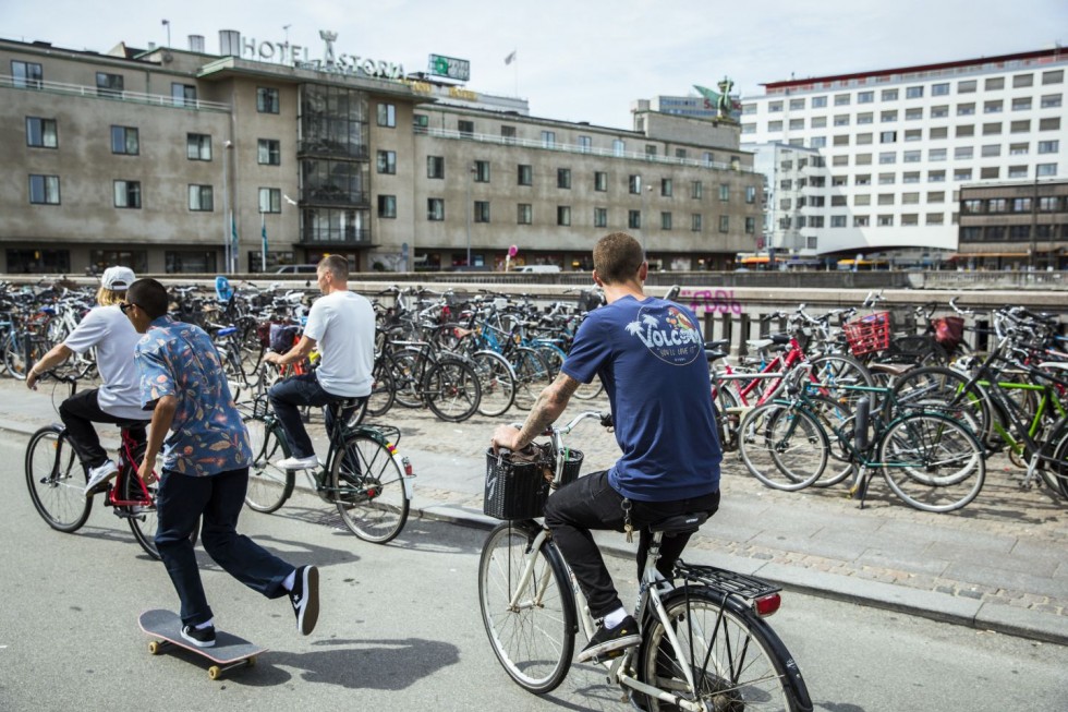 RIDING BIKES THROUGH COPENHAGEN W/ RUNE GLIFBERG, ALEC MAJERUS, LOUIE LOPEZ, COLLIN PROVOST